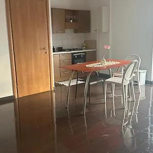 https://bright-flat-in-the-heart-of-catania.sicilyhotelsitaly.net